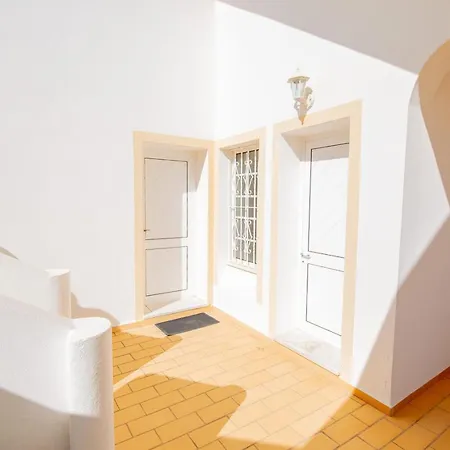 Casa Filipa Lower Floor - Charming 3-bedroom With Heated Pool Villa Carvoeiro (Lagoa)