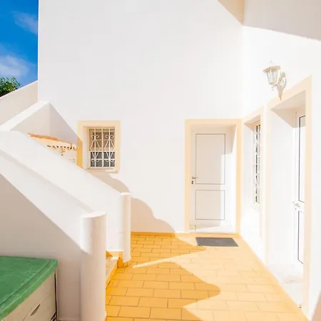 Casa Filipa Lower Floor - Charming 3-bedroom With Heated Pool Villa