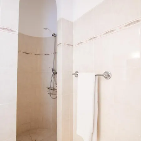 Casa Filipa Lower Floor - Charming 3-bedroom With Heated Pool Villa