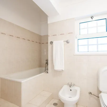 Casa Filipa Lower Floor - Charming 3-bedroom With Heated Pool