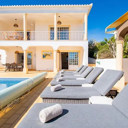 Villa Casa Filipa Lower Floor - Charming 3-bedroom With Heated Pool *