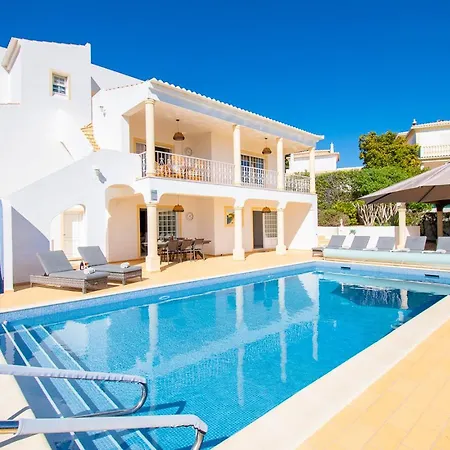 Villa Casa Filipa Lower Floor - Charming 3-bedroom With Heated Pool