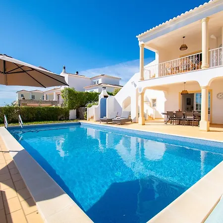 Casa Filipa Lower Floor - Charming 3-bedroom With Heated Pool Villa *