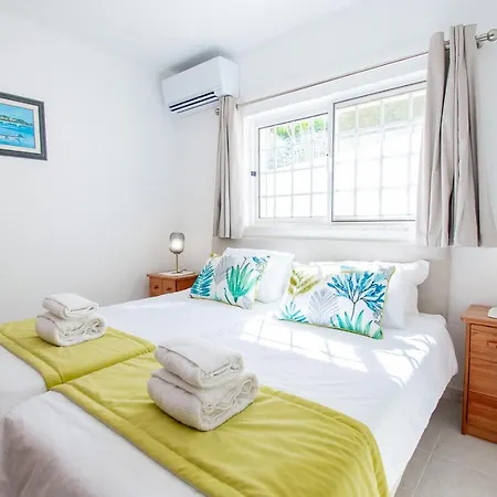 Casa Filipa Lower Floor - Charming 3-bedroom With Heated Pool كارفويرو