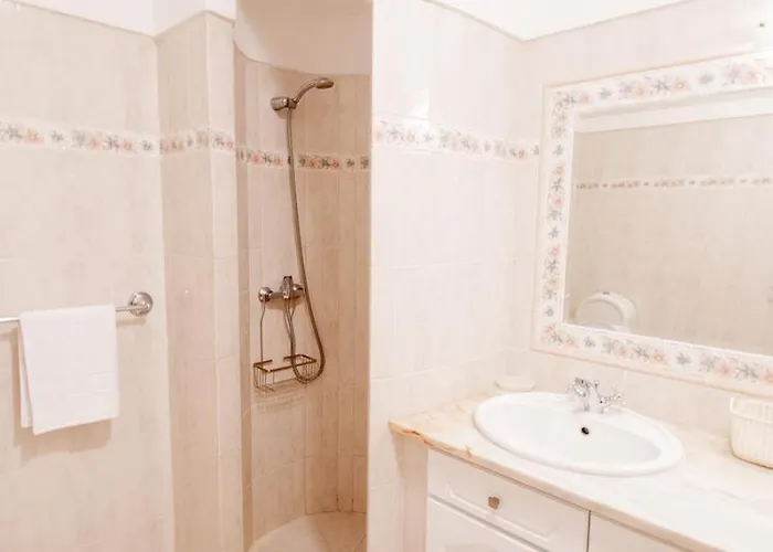 Casa Filipa Lower Floor - Charming 3-bedroom With Heated Pool Villa *