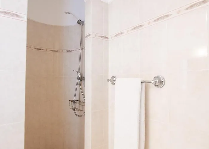 Casa Filipa Lower Floor - Charming 3-bedroom With Heated Pool Villa