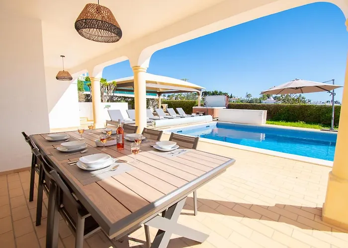 Casa Filipa Lower Floor - Charming 3-bedroom With Heated Pool * Carvoeiro (Lagoa)