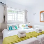 Casa Filipa Lower Floor - Charming 3-bedroom With Heated Pool ヴィラ *